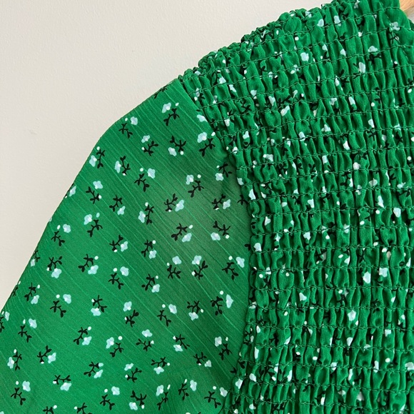 Ditsy Floral Ruffle Hem Shirred A-line Dress - Picture 5 of 15